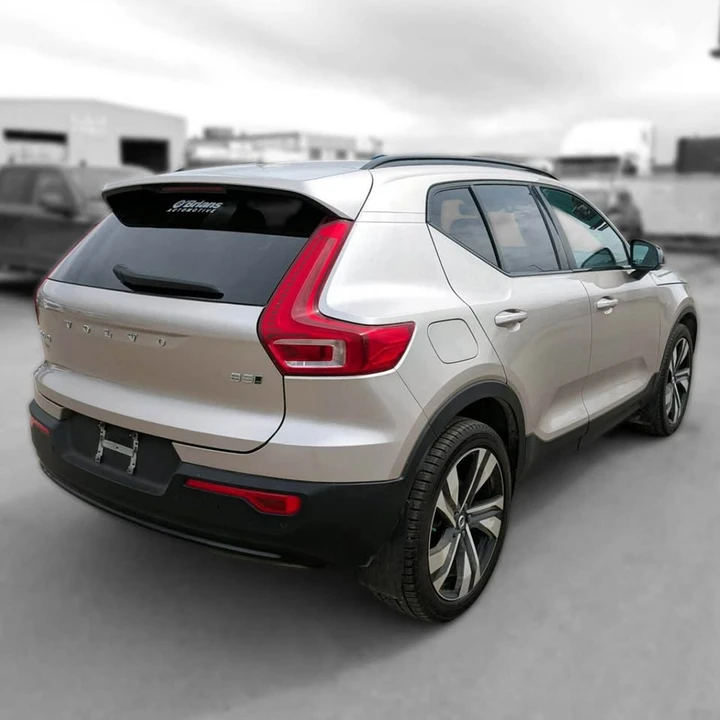 2024 Volvo XC40 - Image 9 of 16