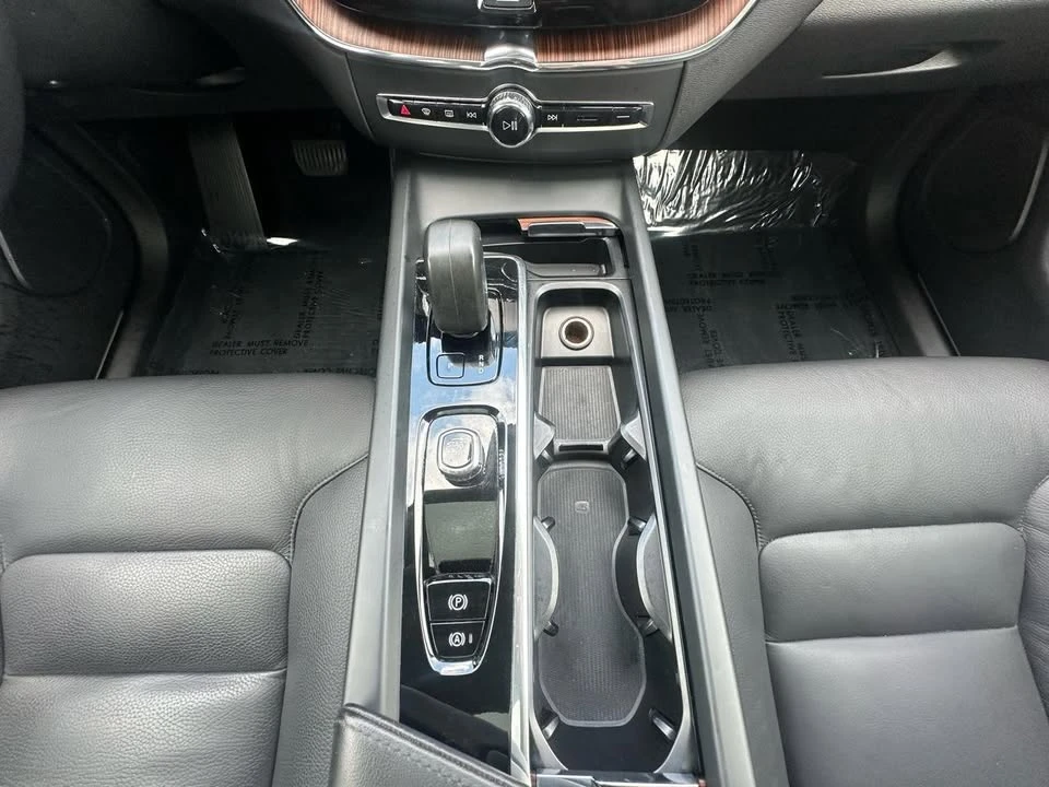 2024 Volvo XC60 2nd Gen - Image 15 of 20