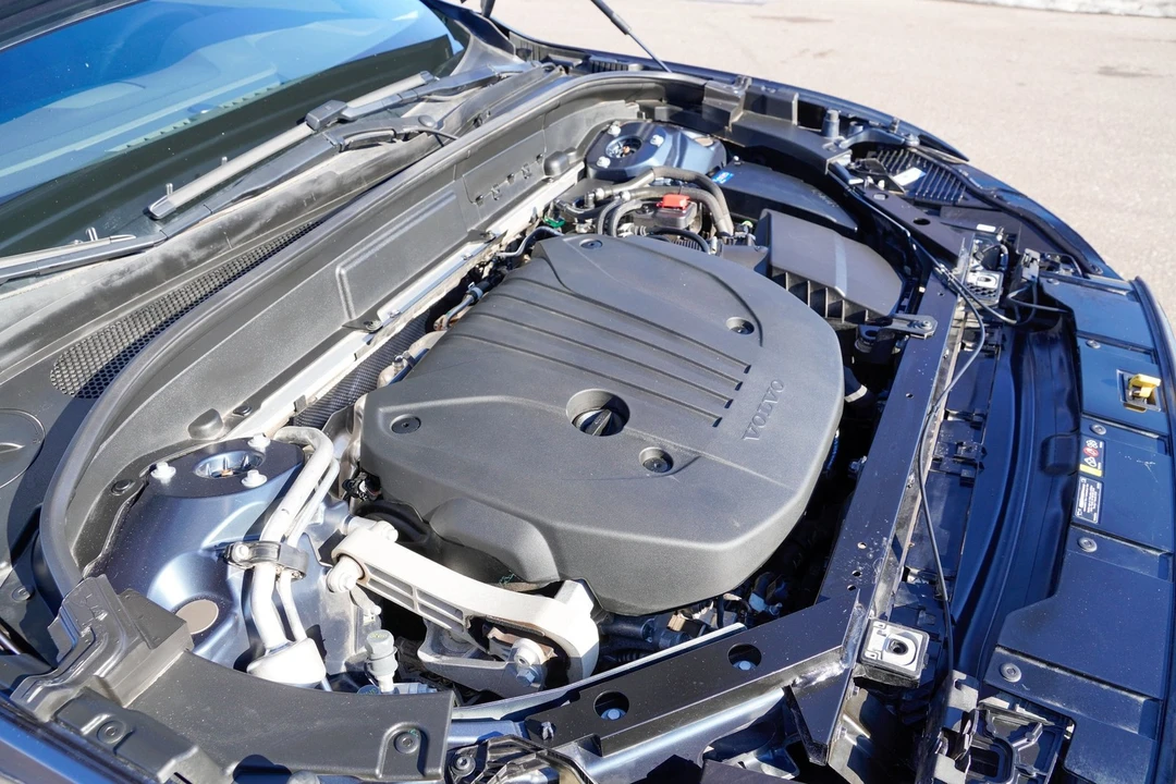 2024 Volvo XC60 2nd Gen - Image 15 of 21