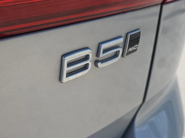 2024 Volvo XC60 2nd Gen - Image 11 of 20