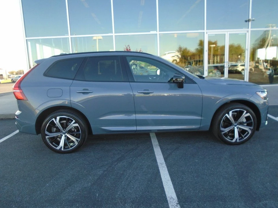 2024 Volvo XC60 2nd Gen - Image 3 of 12