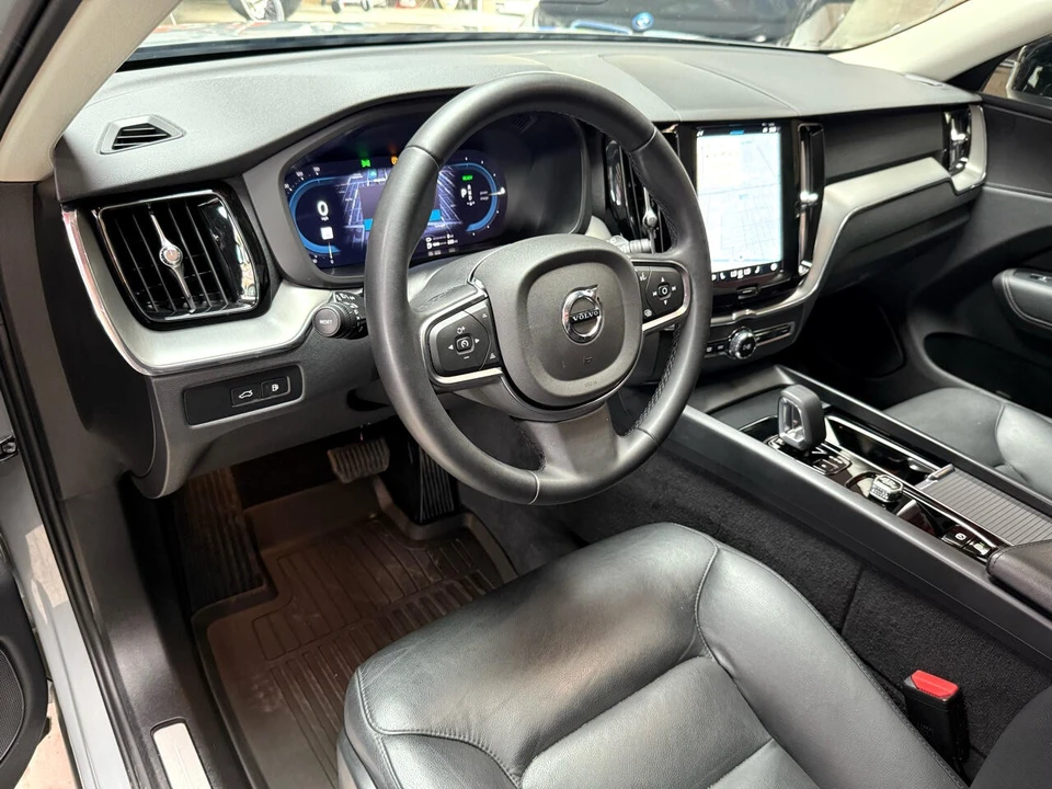 2024 Volvo XC60 2nd Gen - Image 9 of 21
