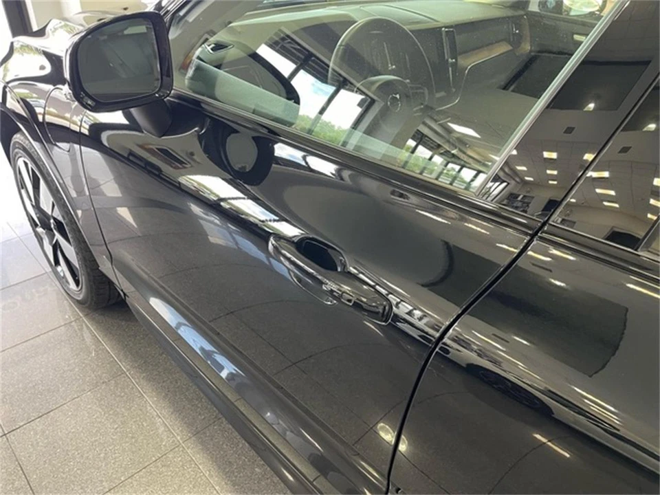 2024 Volvo XC60 2nd Gen - Image 13 of 31