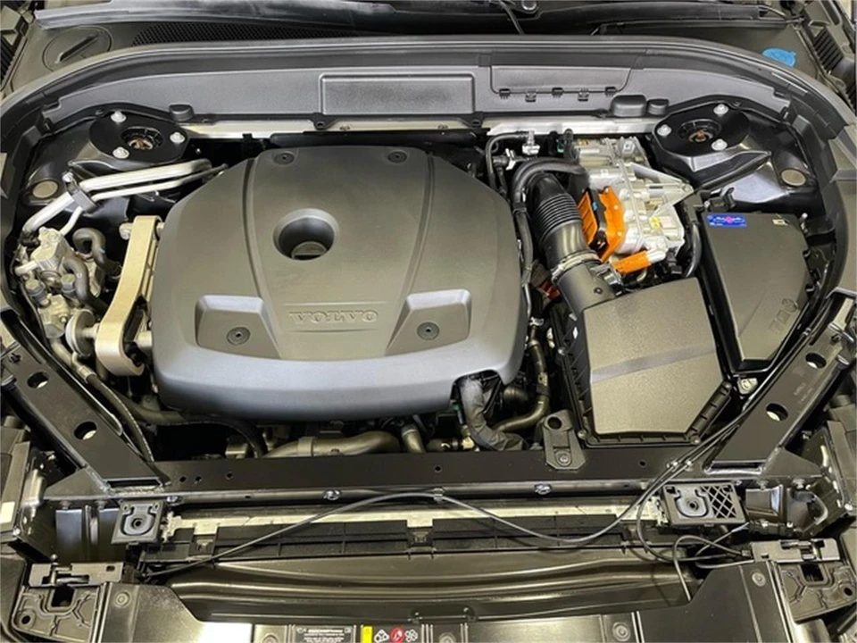 2024 Volvo XC60 2nd Gen - Image 19 of 31
