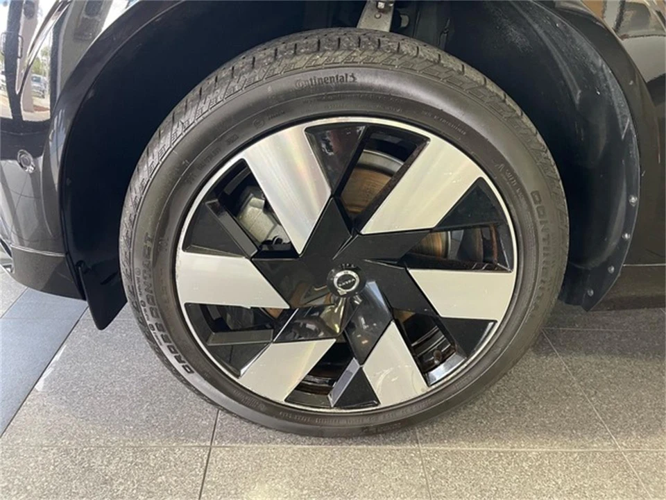 2024 Volvo XC60 2nd Gen - Image 20 of 31