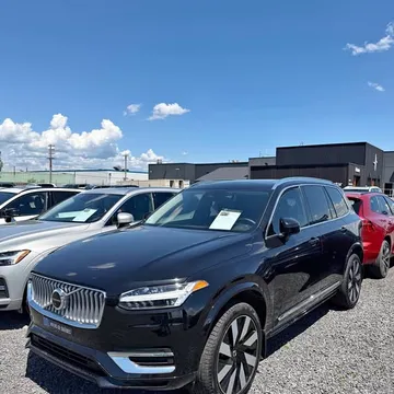2024 Volvo XC90 T8 Plus