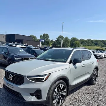 2024 Volvo XC40 Ultimate B5