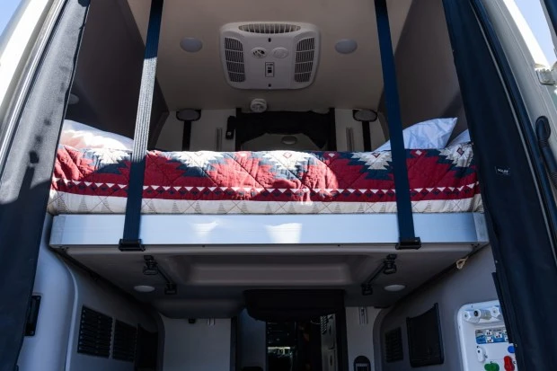 2024 Winnebago - Image 8 of 10