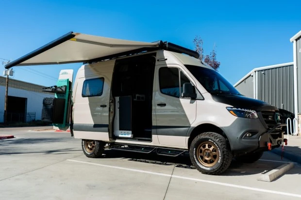 2024 Winnebago - Image 3 of 10
