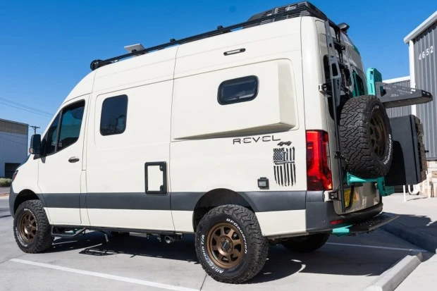 2024 Winnebago - Image 2 of 10