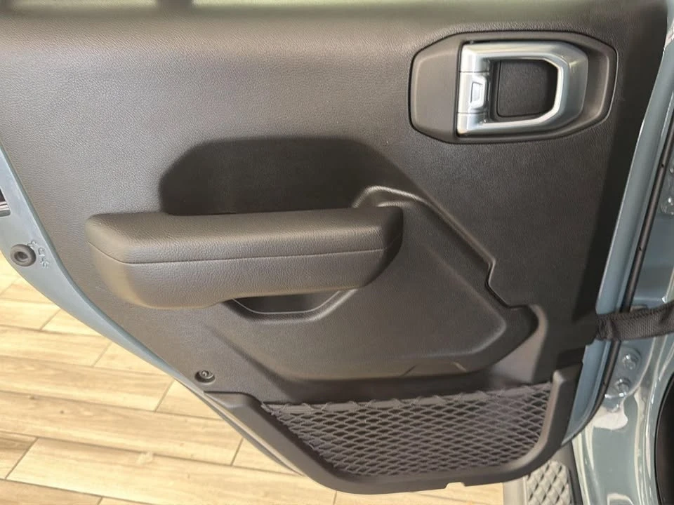 2024 Jeep JT Gladiator - Image 15 of 17