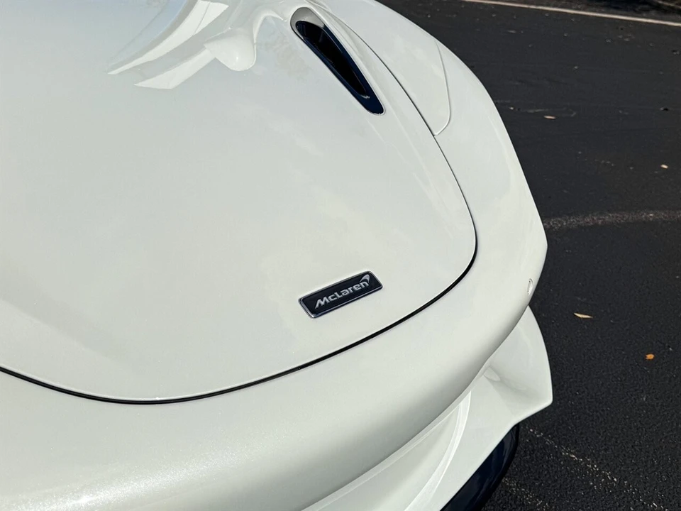 2025 McLaren 750S Spider - Image 4 of 4