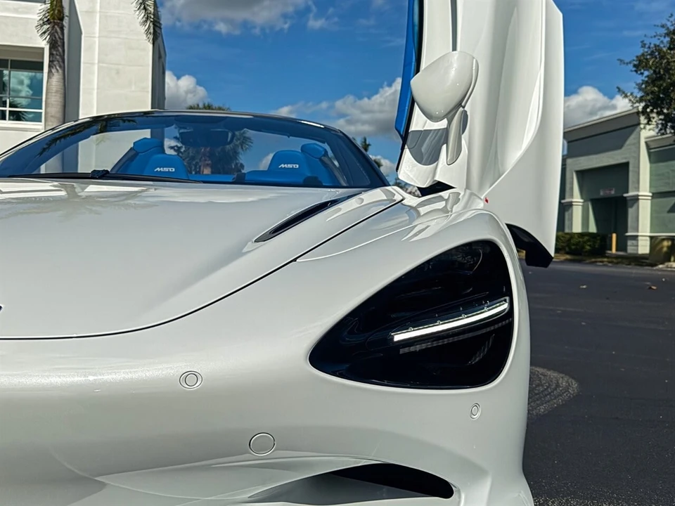 2025 McLaren 750S Spider - Image 3 of 4