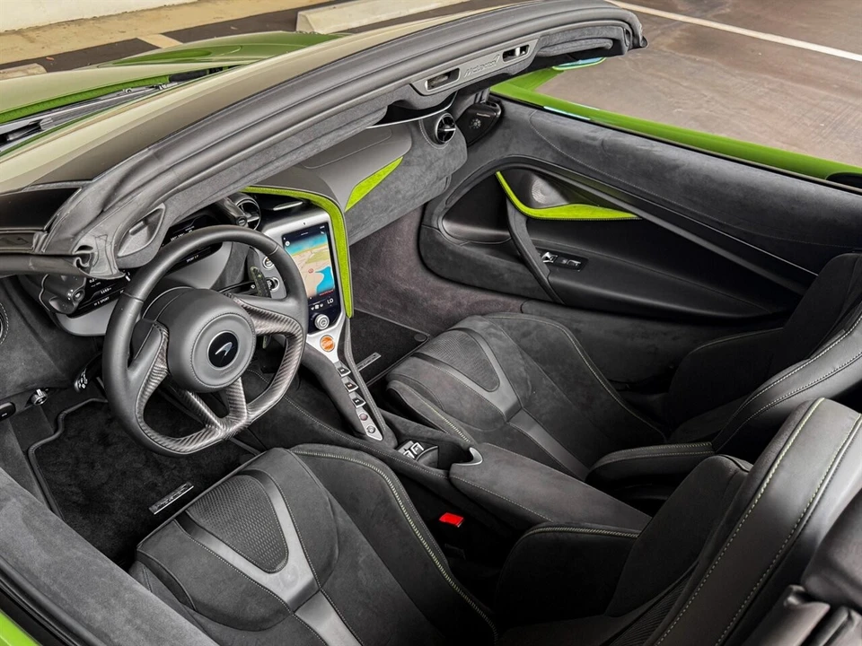 2025 McLaren 750S Spider - Image 2 of 4
