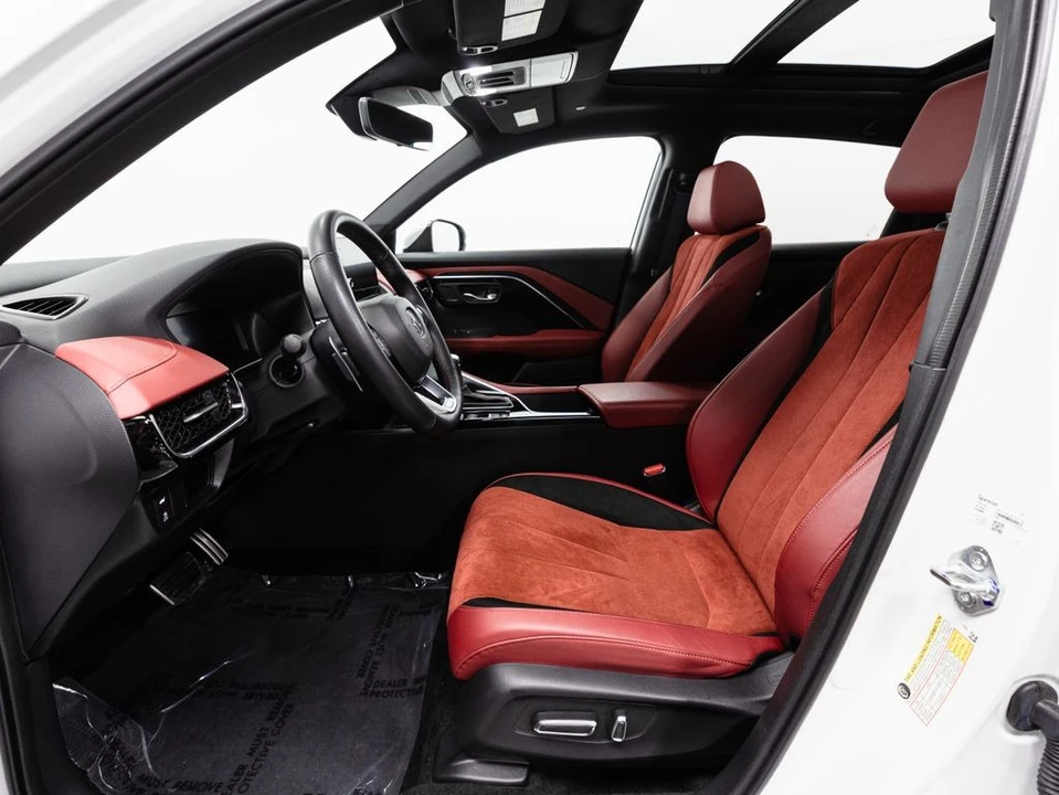 2025 Acura ADX - Image 7 of 21