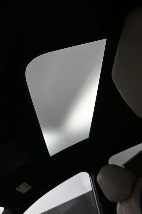 2025 Acura ADX - Image 18 of 21