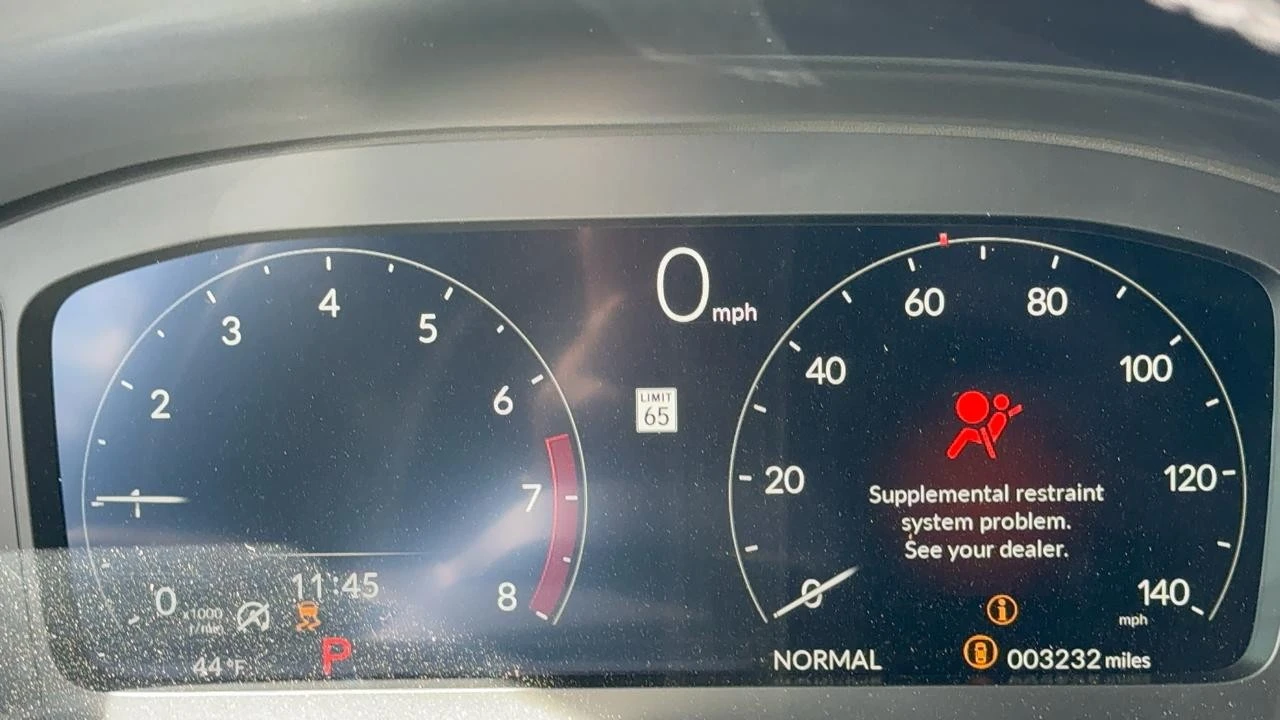 2025 Acura ADX - Image 18 of 18