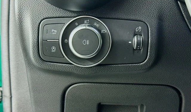 2025 Alfa Romeo Stelvio - Image 10 of 20