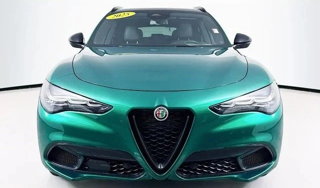 2025 Alfa Romeo Stelvio - Image 2 of 20