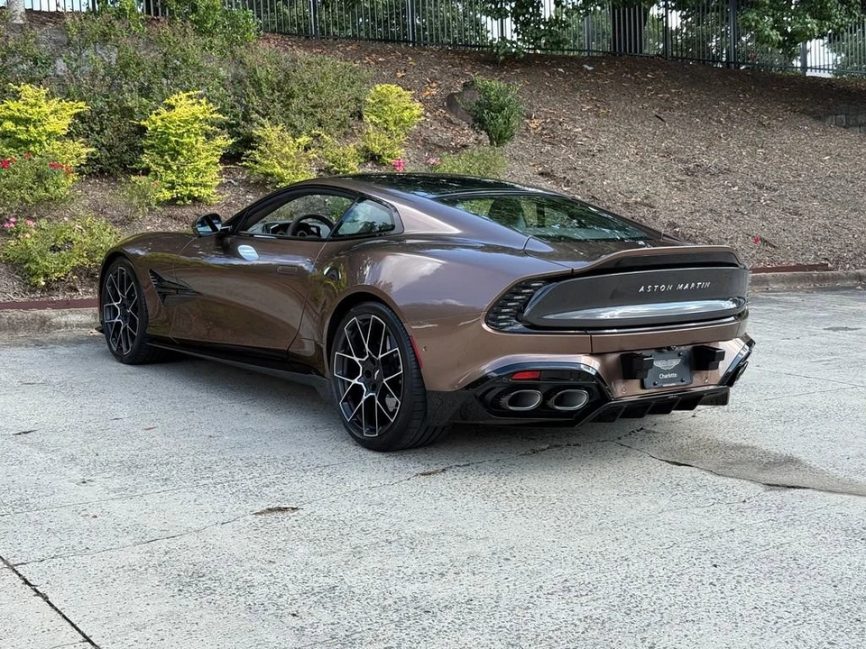 2025 Aston Martin Vanquish 3rd Gen - Image 16 of 21