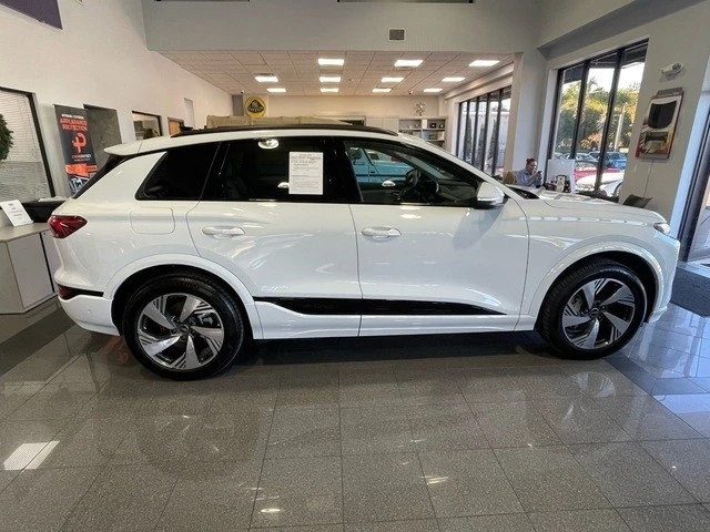 2025 Audi Q6 e-tron - Image 5 of 12