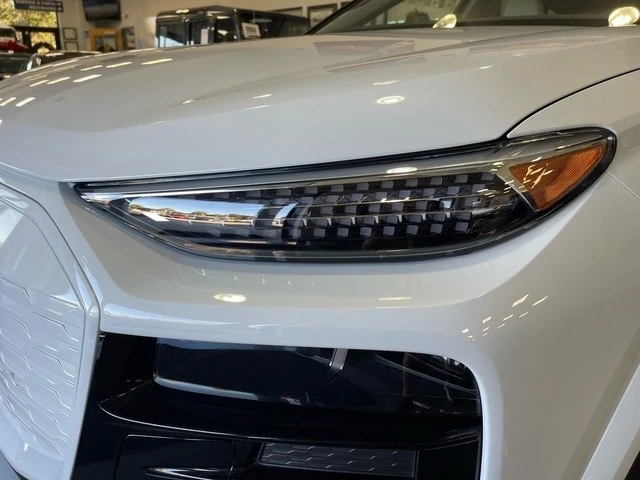 2025 Audi Q6 e-tron - Image 11 of 12