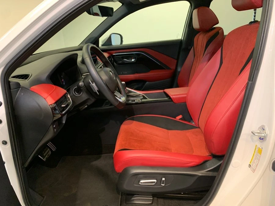 2025 Acura ADX - Image 8 of 9