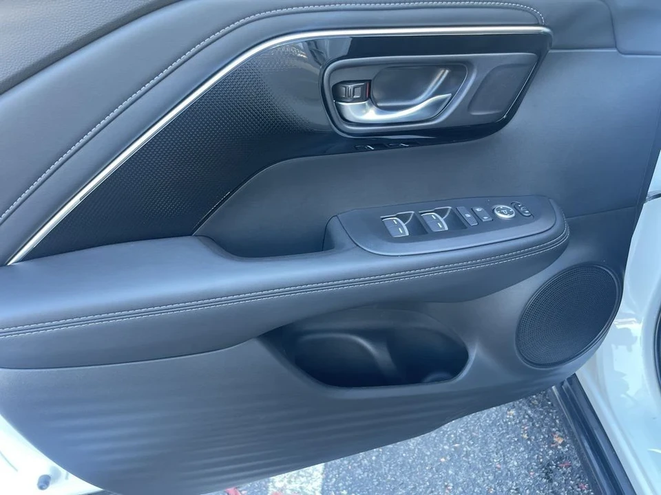 2025 Acura ADX - Image 12 of 12