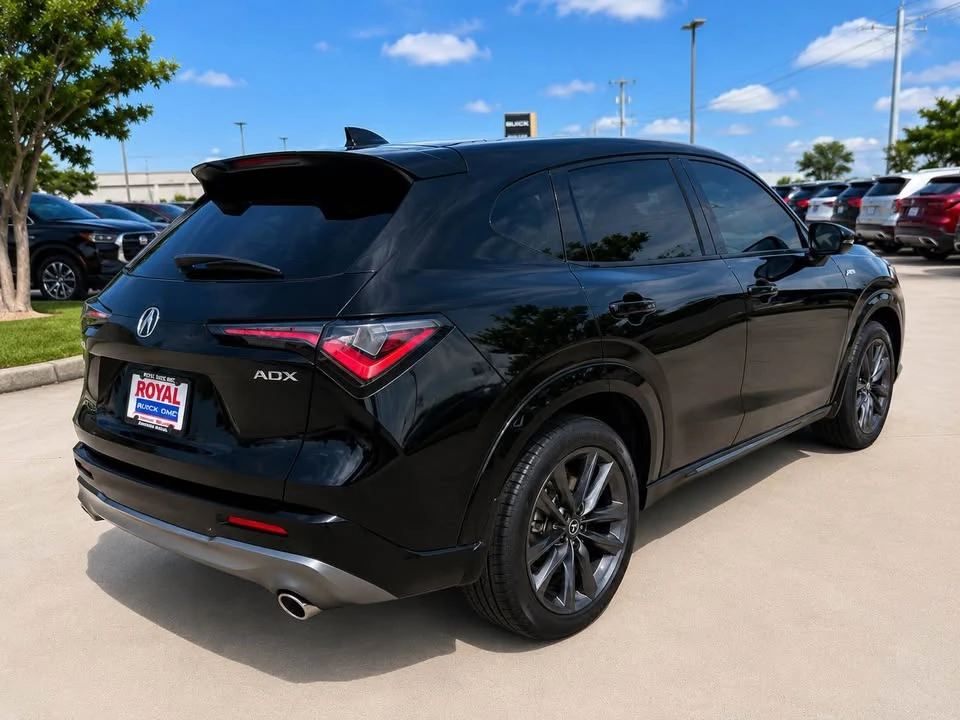 2025 Acura ADX - Image 6 of 11