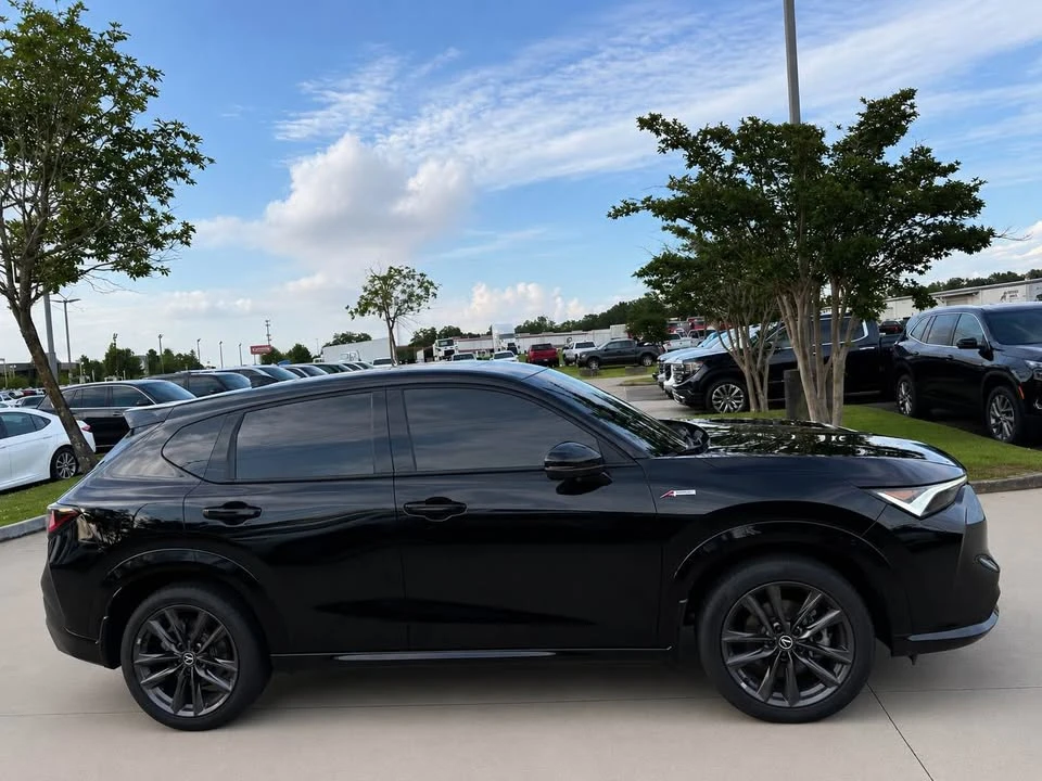 2025 Acura ADX - Image 4 of 11