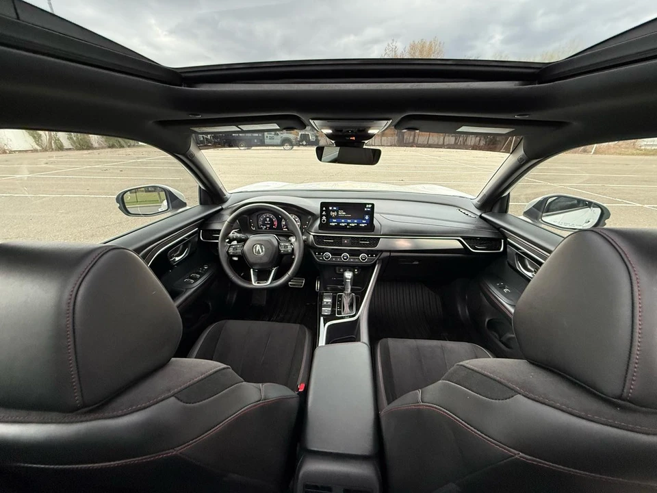 2025 Acura ADX - Image 23 of 31