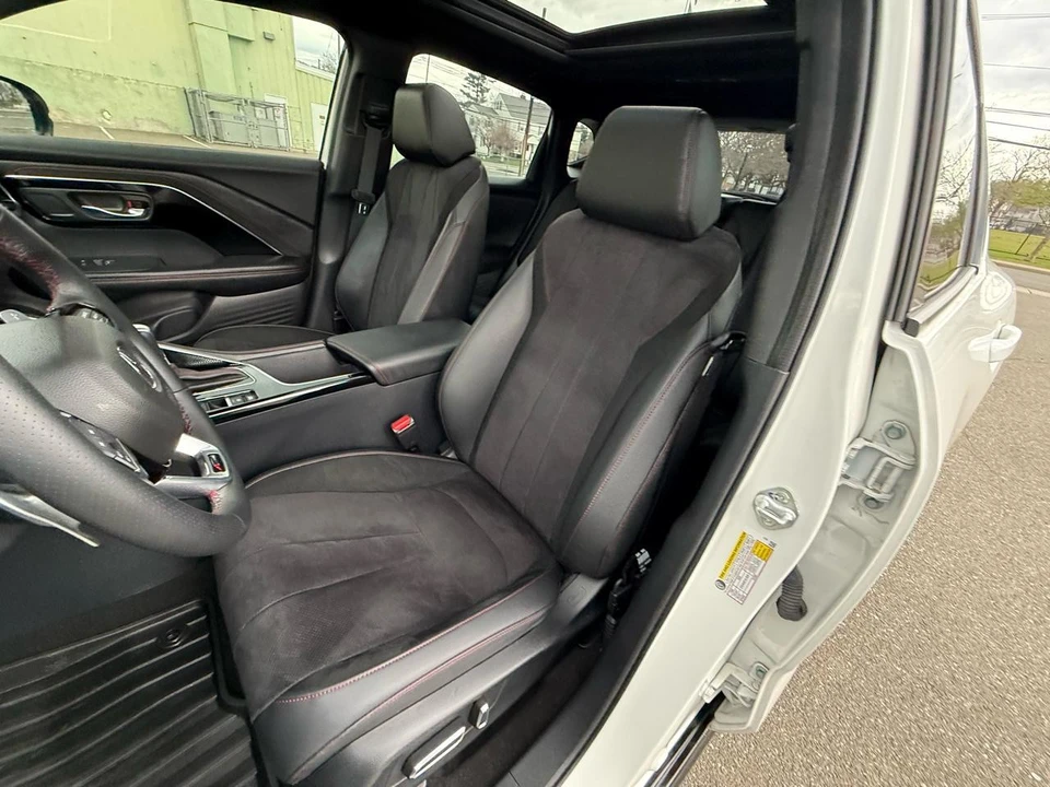 2025 Acura ADX - Image 26 of 31