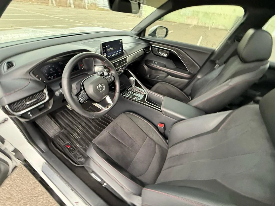 2025 Acura ADX - Image 27 of 31