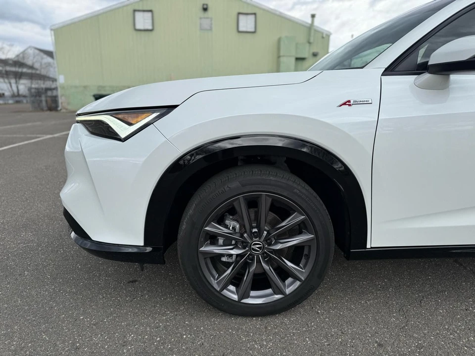 2025 Acura ADX - Image 10 of 31