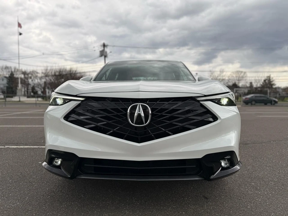 2025 Acura ADX - Image 4 of 31