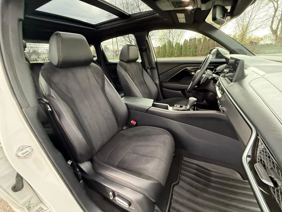 2025 Acura ADX - Image 20 of 31