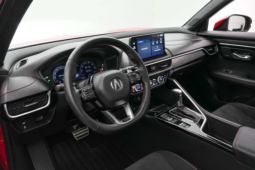 2025 Acura ADX - Image 14 of 31