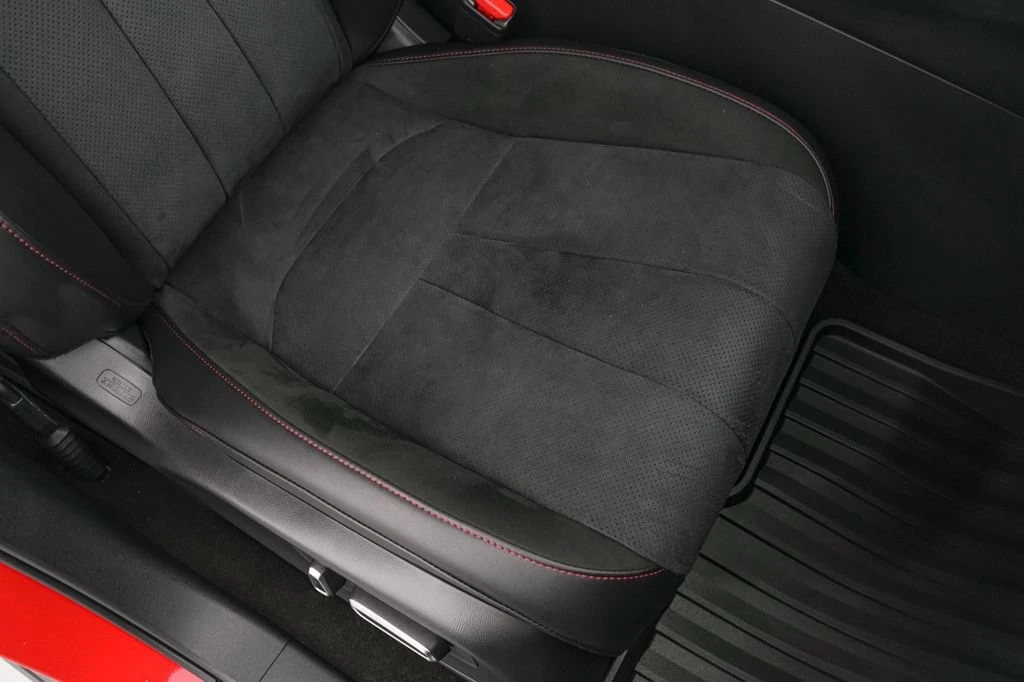 2025 Acura ADX - Image 29 of 31