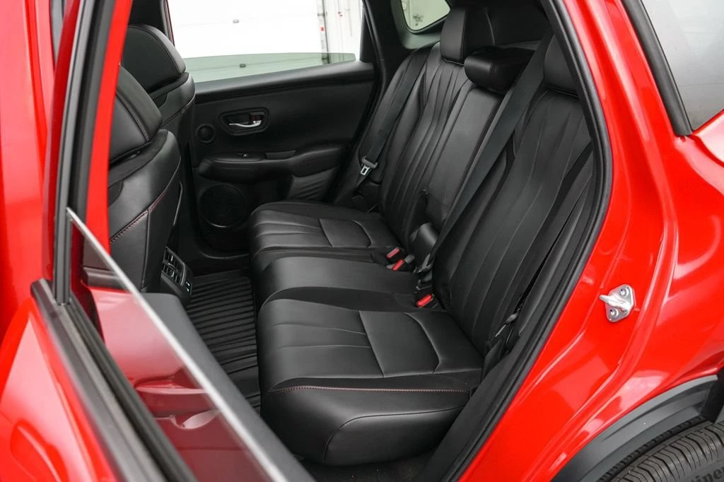 2025 Acura ADX - Image 22 of 31