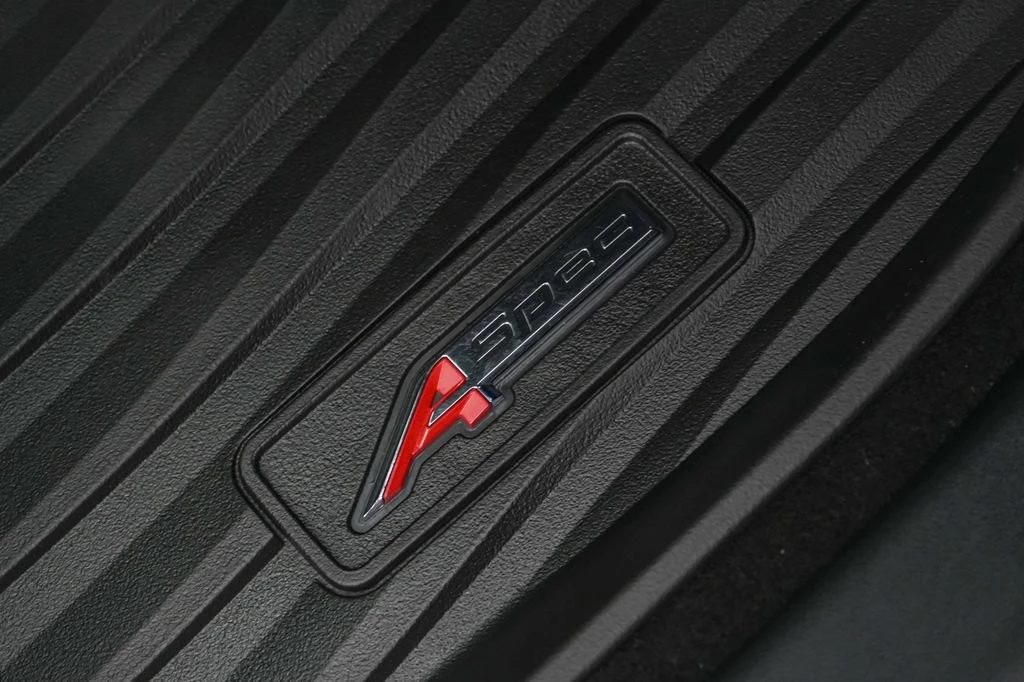 2025 Acura ADX - Image 28 of 31