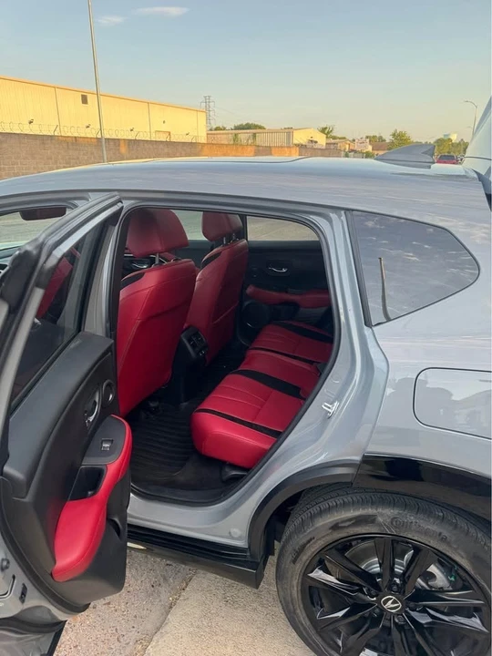 2025 Acura ADX - Image 7 of 17