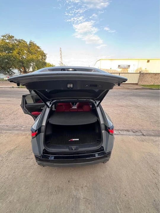 2025 Acura ADX - Image 14 of 17