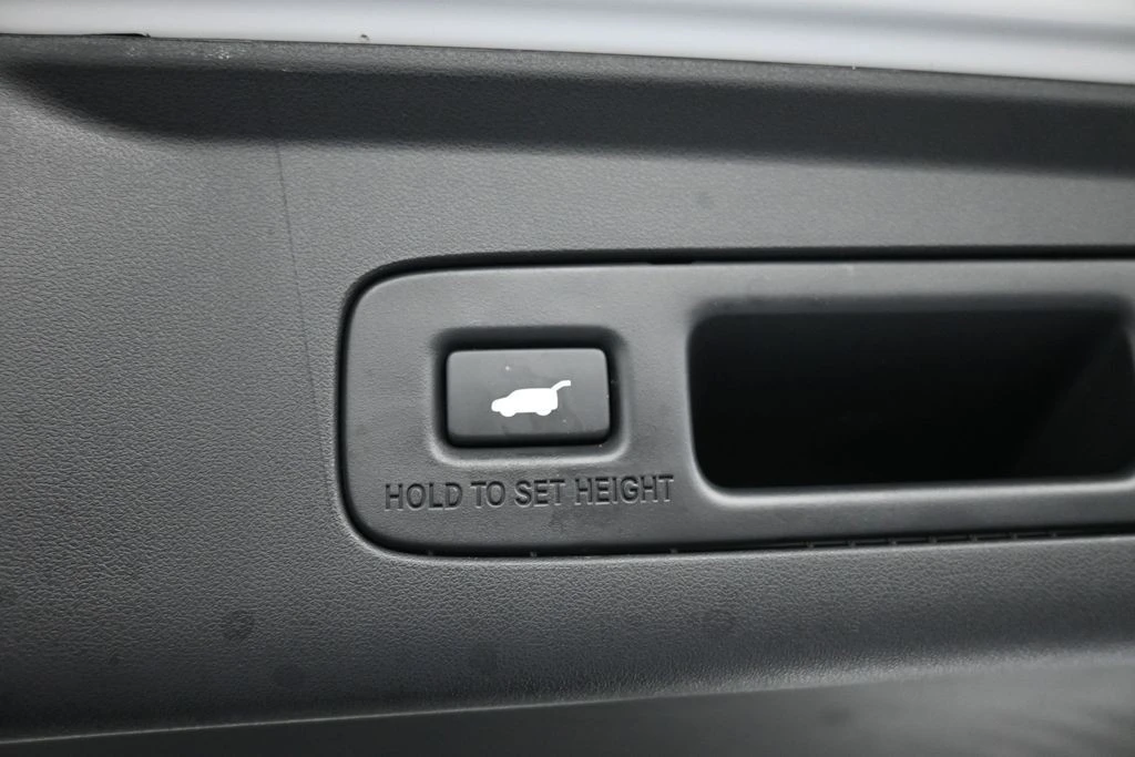 2025 Acura ADX - Image 23 of 31