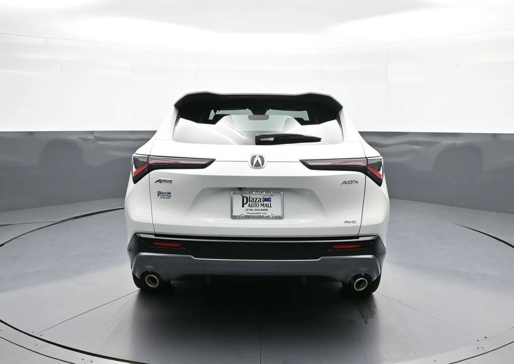 2025 Acura ADX - Image 7 of 31