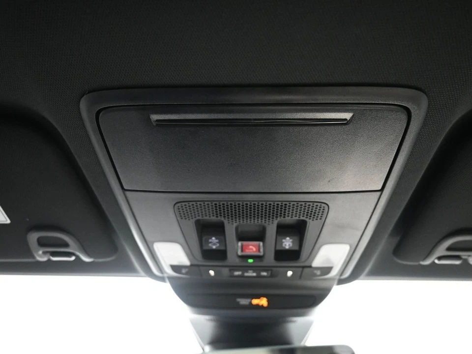 2025 Acura ADX - Image 17 of 21