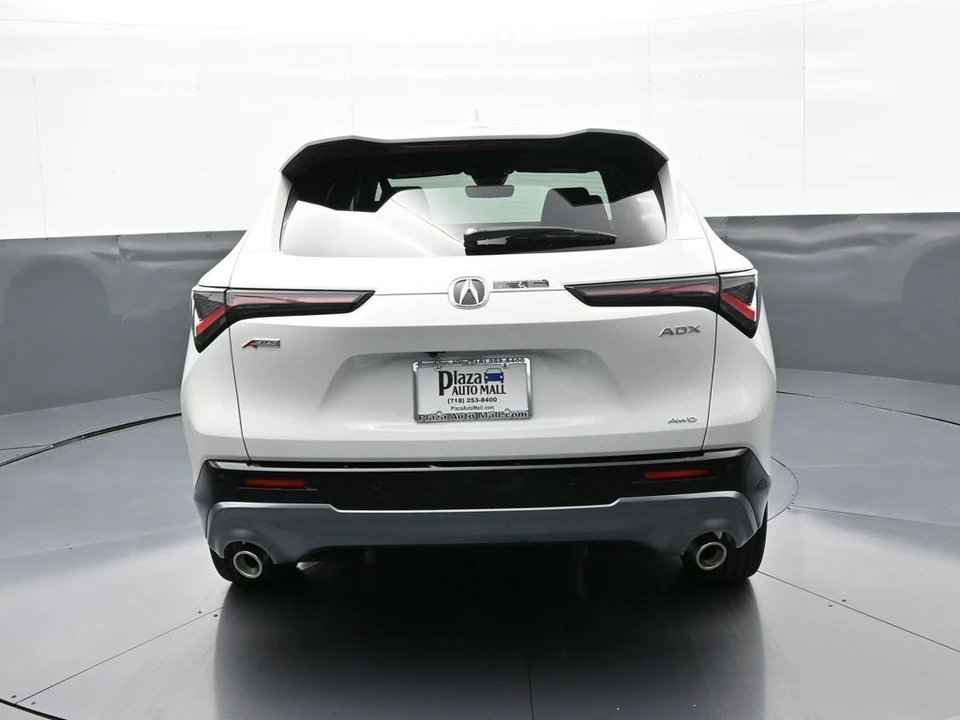 2025 Acura ADX - Image 7 of 31