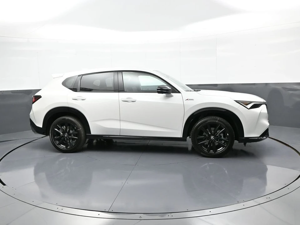 2025 Acura ADX - Image 5 of 31