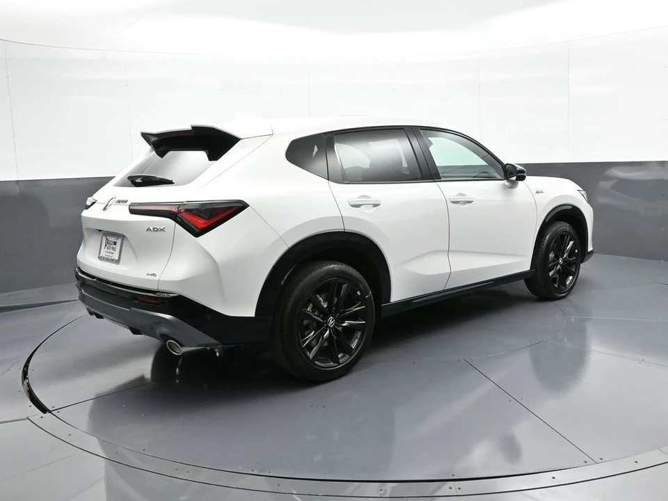 2025 Acura ADX - Image 6 of 31