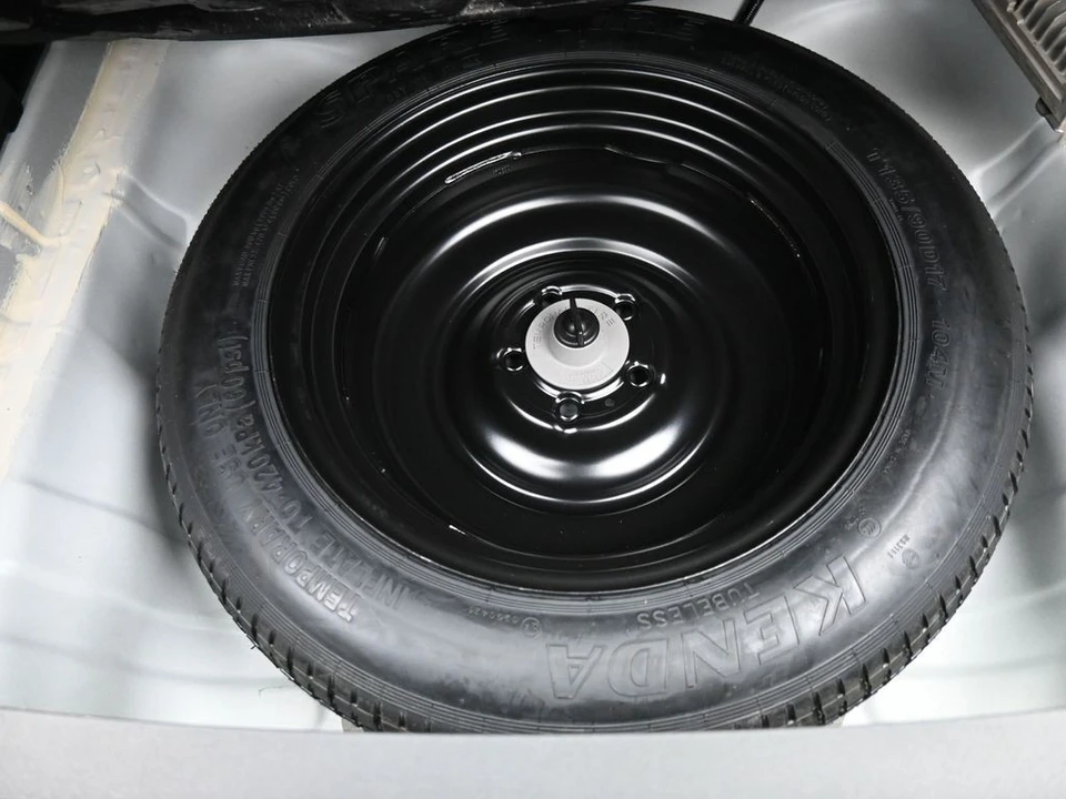 2025 Acura ADX - Image 24 of 31