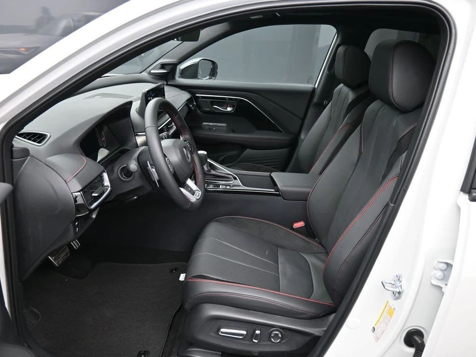 2025 Acura ADX - Image 20 of 31